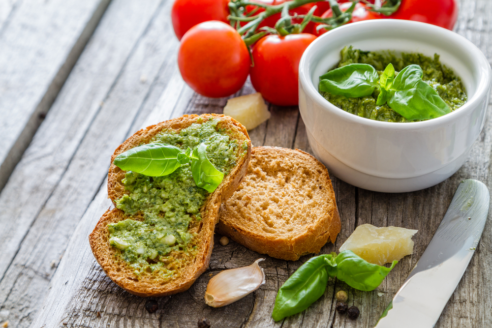 recept na domáce bazalkové pesto so syrom a orieškami