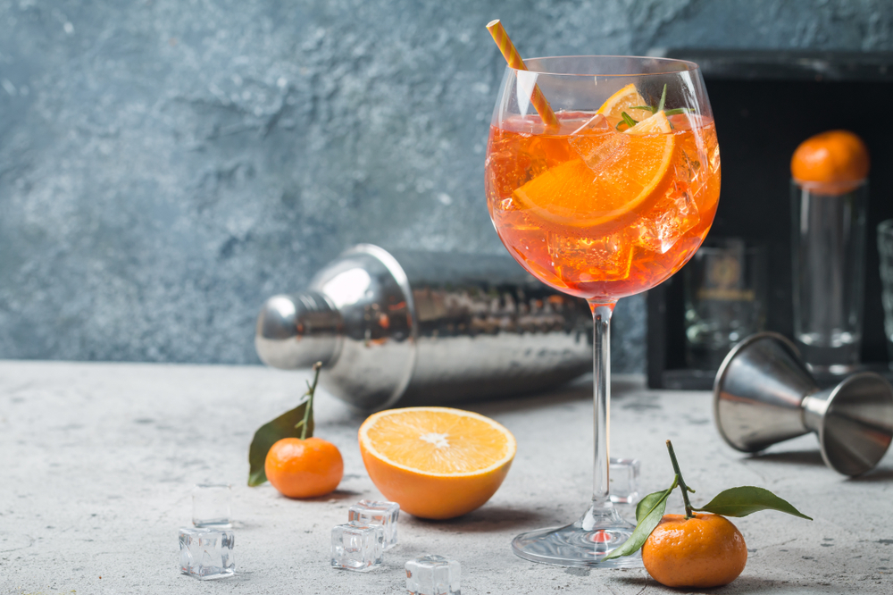 drink aperol spritz