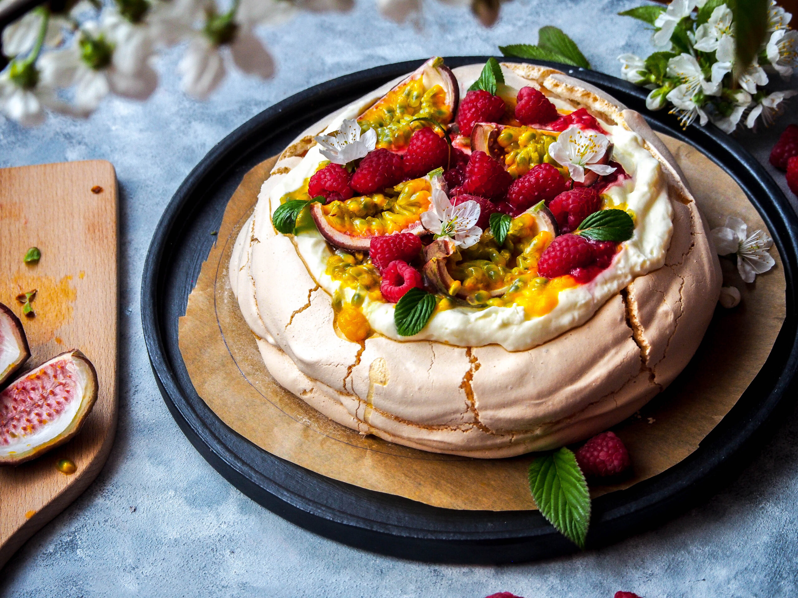 Pavlova torta – recept s mascarpone a ovocím