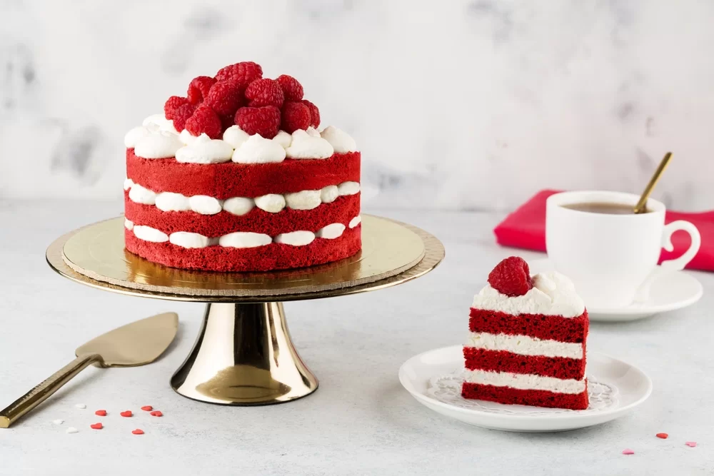 Red Velvet torta s mascarpone krémom a nadýchaným korpusom