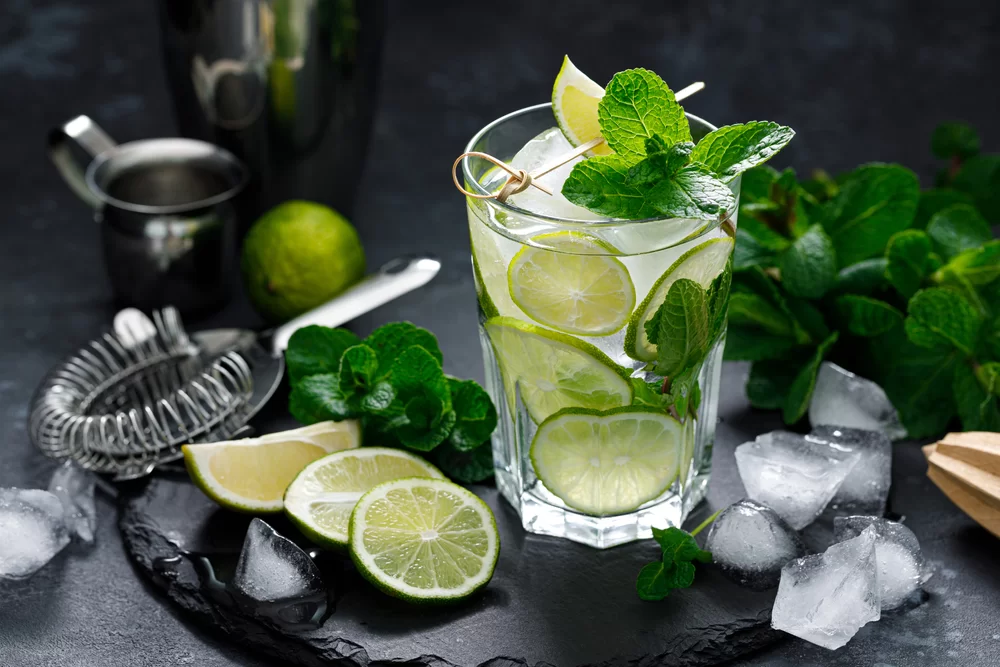 Mojito – recept na alko a nealko verziu drinku