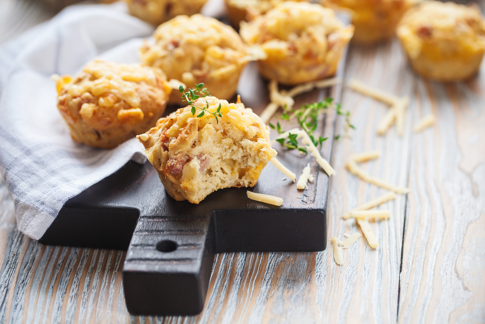 Slané muffiny – jednoduchý recept so šunkou a syrom