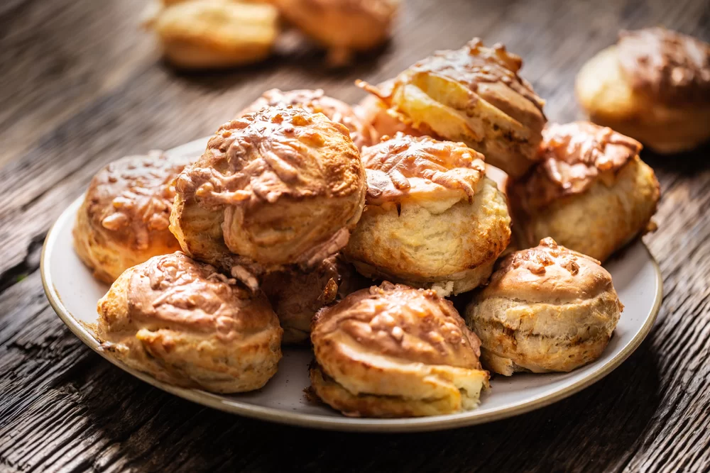 Oškvarkové pagáče – recept na výbornú pochúťku z oškvarkov